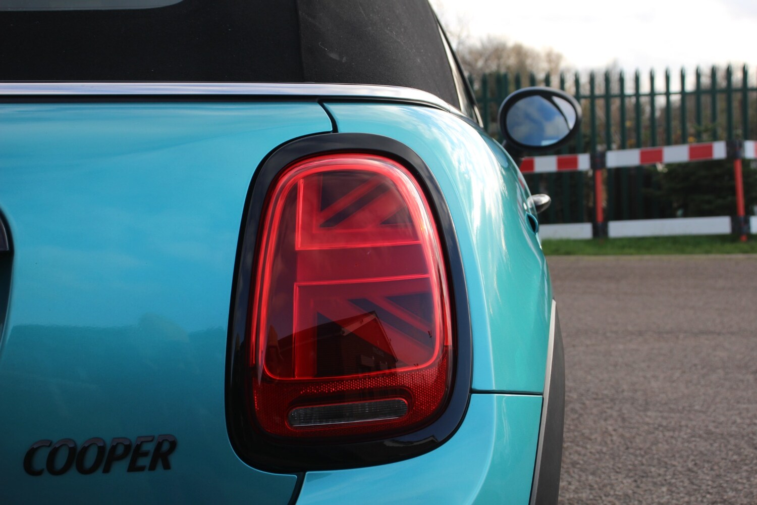 Used MINI Convertible 2020 for sale - 76921983: Photo 19