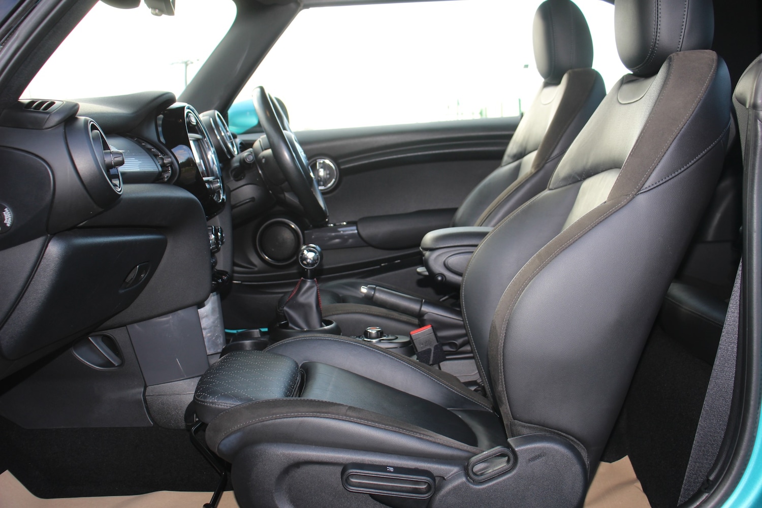 Used MINI Convertible 2020 for sale - 76921983: Photo 32