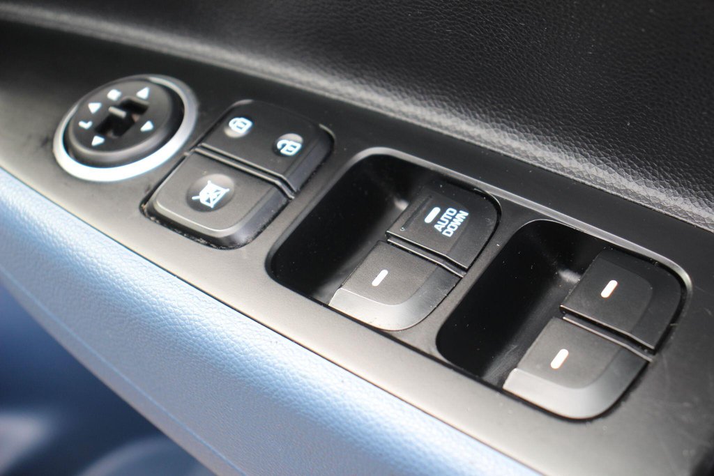 Used Hyundai i10 2017 for sale - 78162032: Photo 46