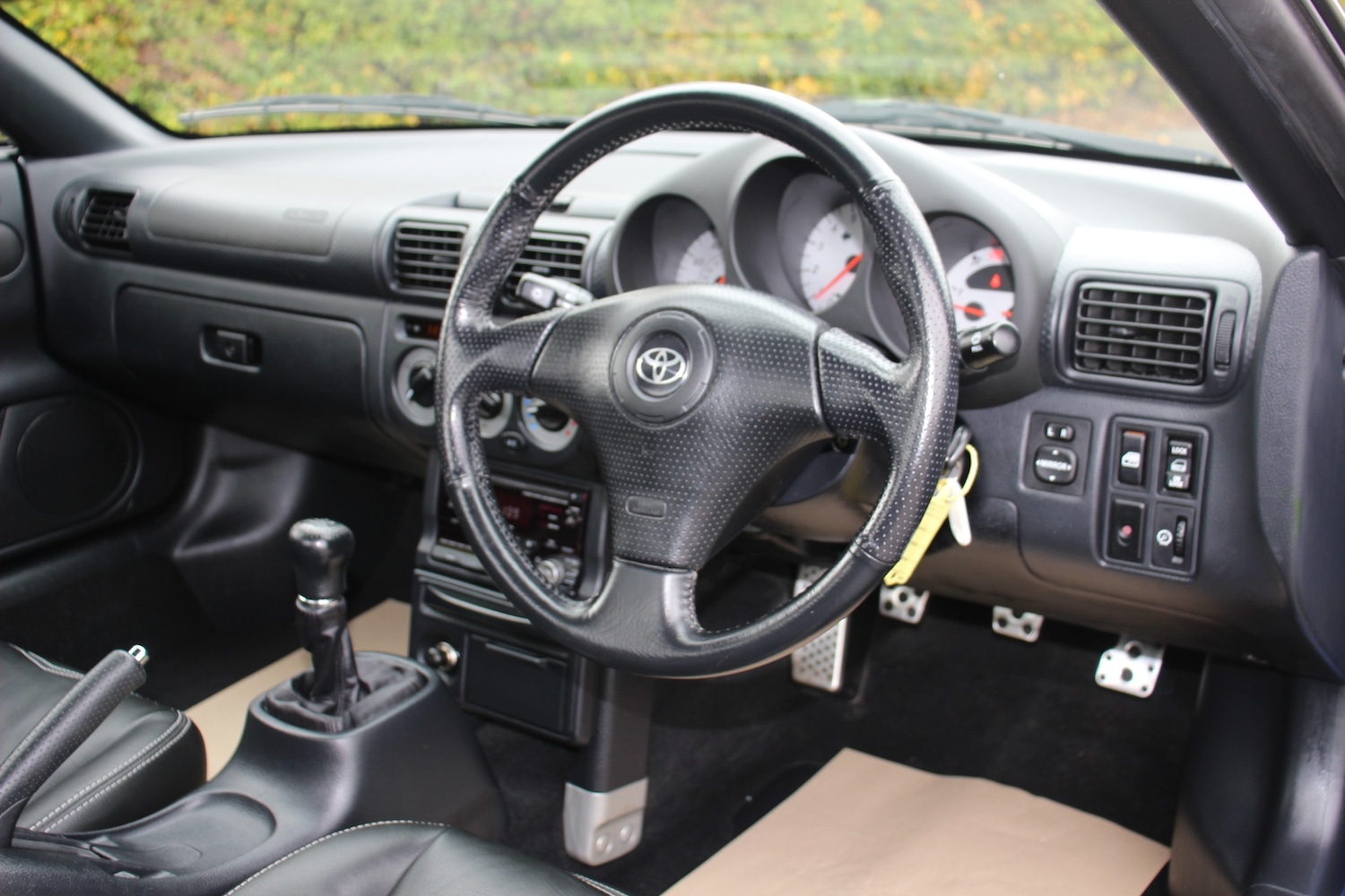 Used Toyota MR2 2001 for sale - 76144400: Photo 13