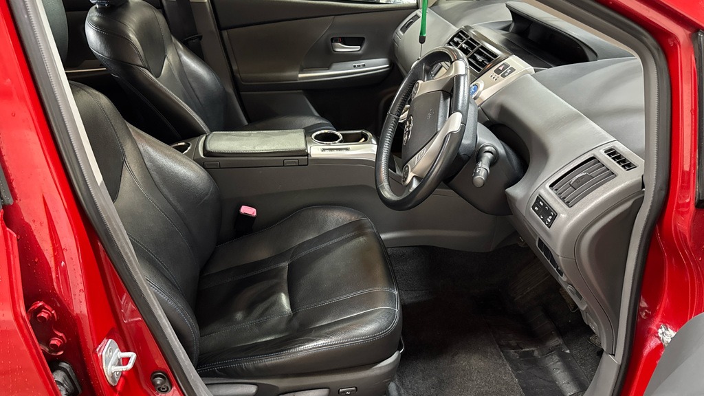 Used Toyota Prius+ 2013 for sale - 77123645: Photo 15