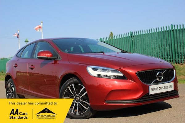 Used Volvo V40 2017 for sale - 75511329: Photo 1