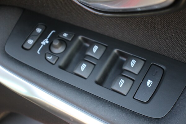 Used Volvo V40 2017 for sale - 75511329: Photo 31