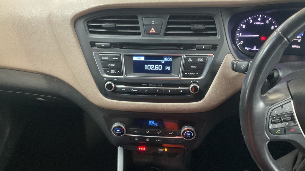 Used Hyundai i20 2015 for sale - 77032638: Photo 10
