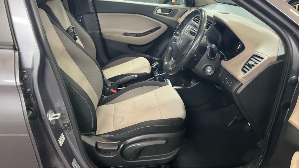 Used Hyundai i20 2015 for sale - 77032638: Photo 11