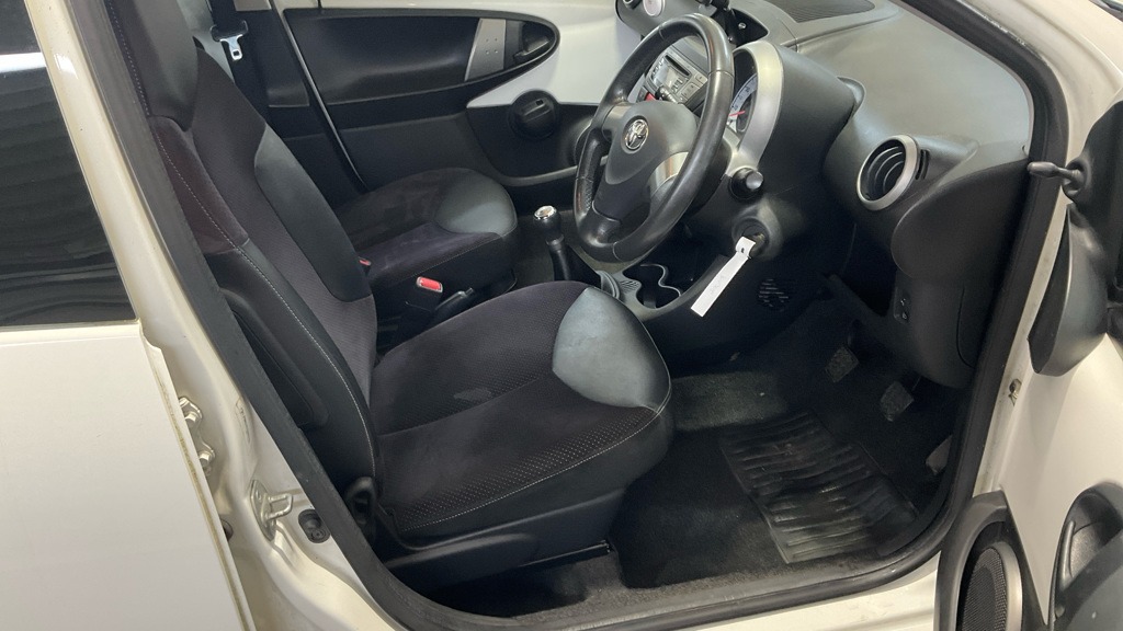 Used Toyota AYGO 2013 for sale - 77846247: Photo 10