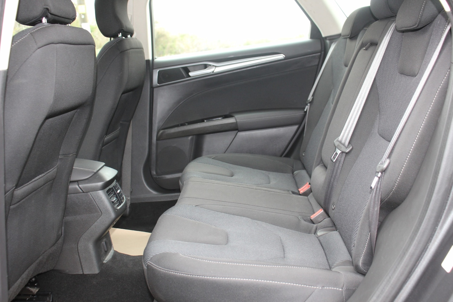 Used Ford Mondeo 2017 for sale - 77220216: Photo 32