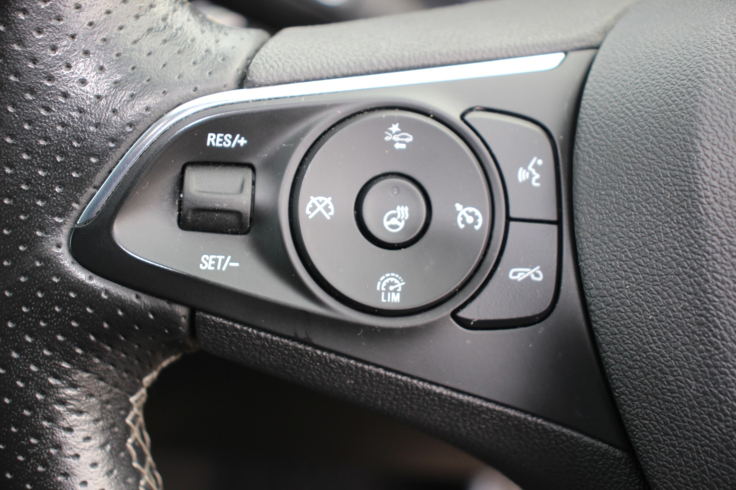 Used Vauxhall Insignia 2019 for sale - 76735850: Photo 35