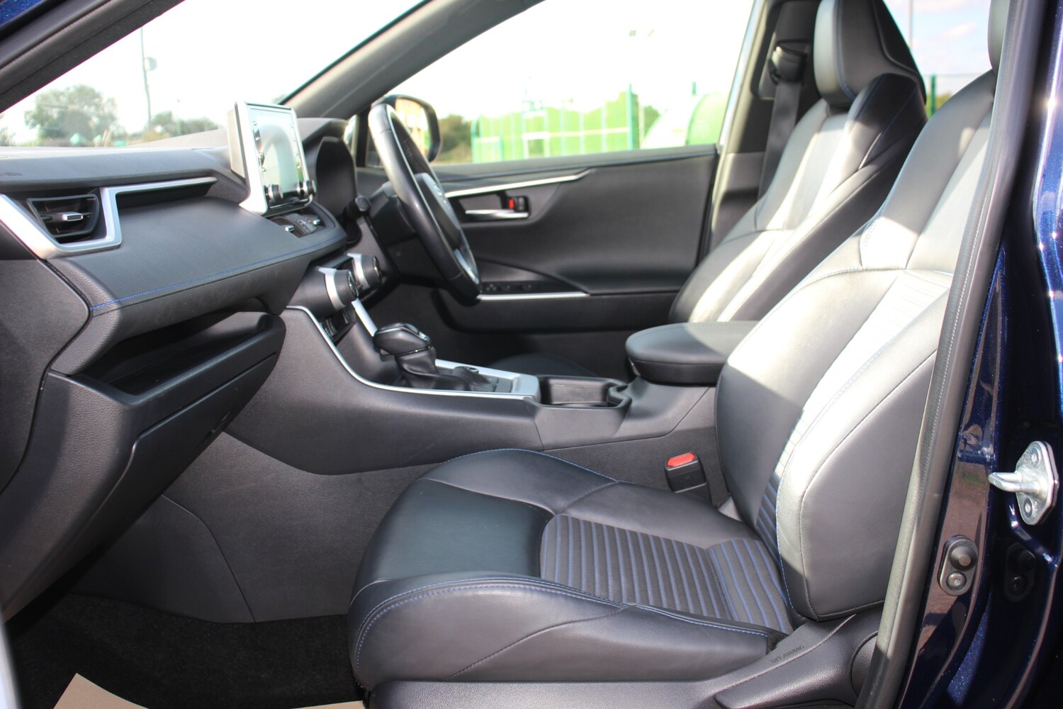 Used Toyota RAV4 2019 for sale - 75996468: Photo 14
