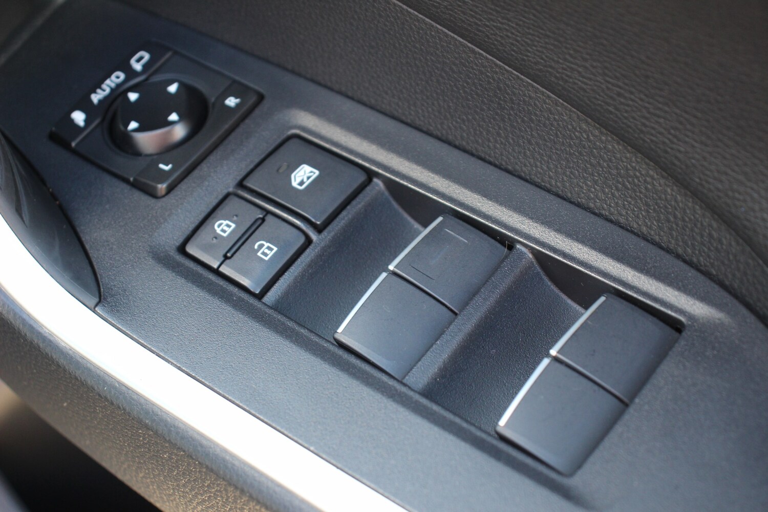 Used Toyota RAV4 2019 for sale - 75996468: Photo 34