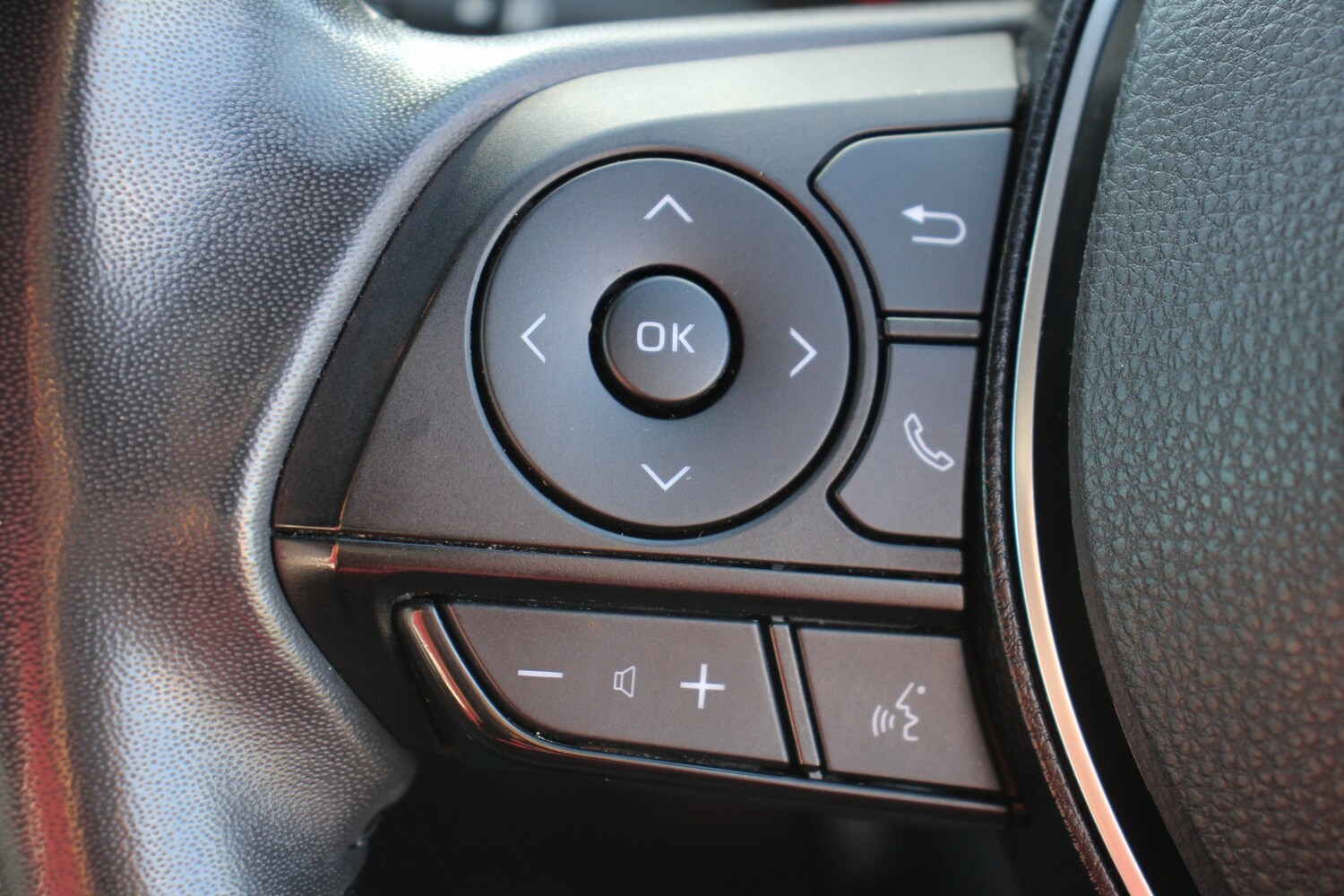 Used Toyota RAV4 2019 for sale - 75996468: Photo 37