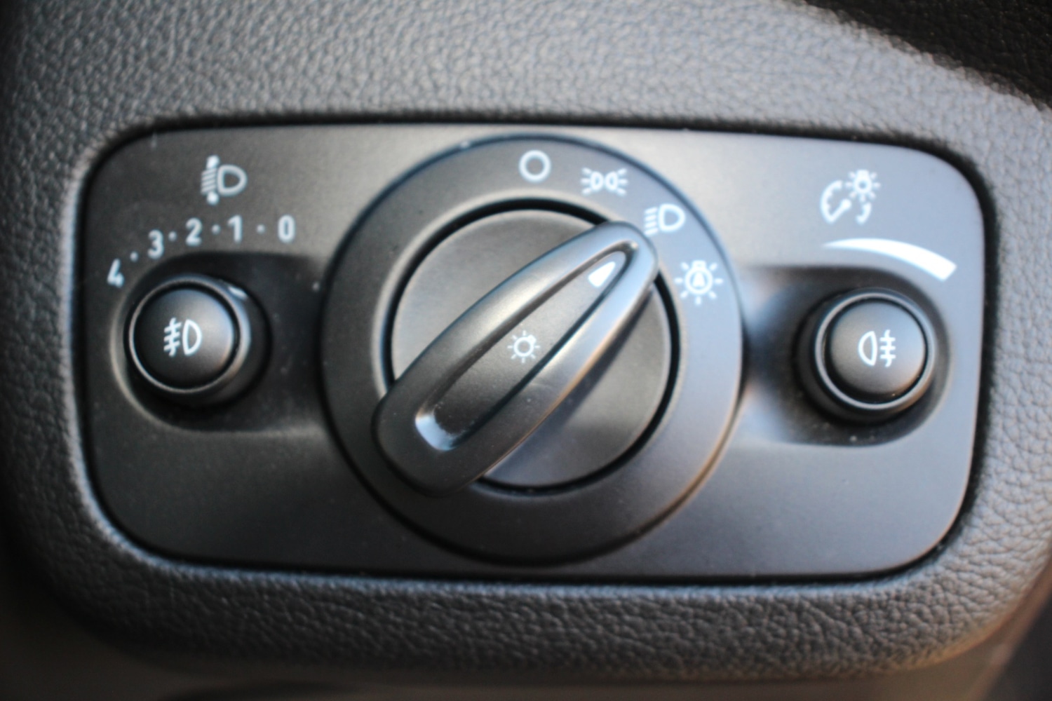 Used Ford Kuga 2015 for sale - 77114359: Photo 51