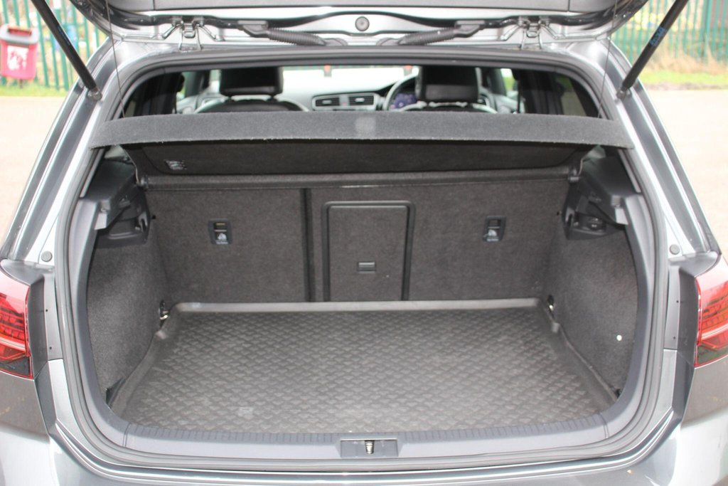 Used Volkswagen Golf 2018 for sale - 78161992: Photo 34