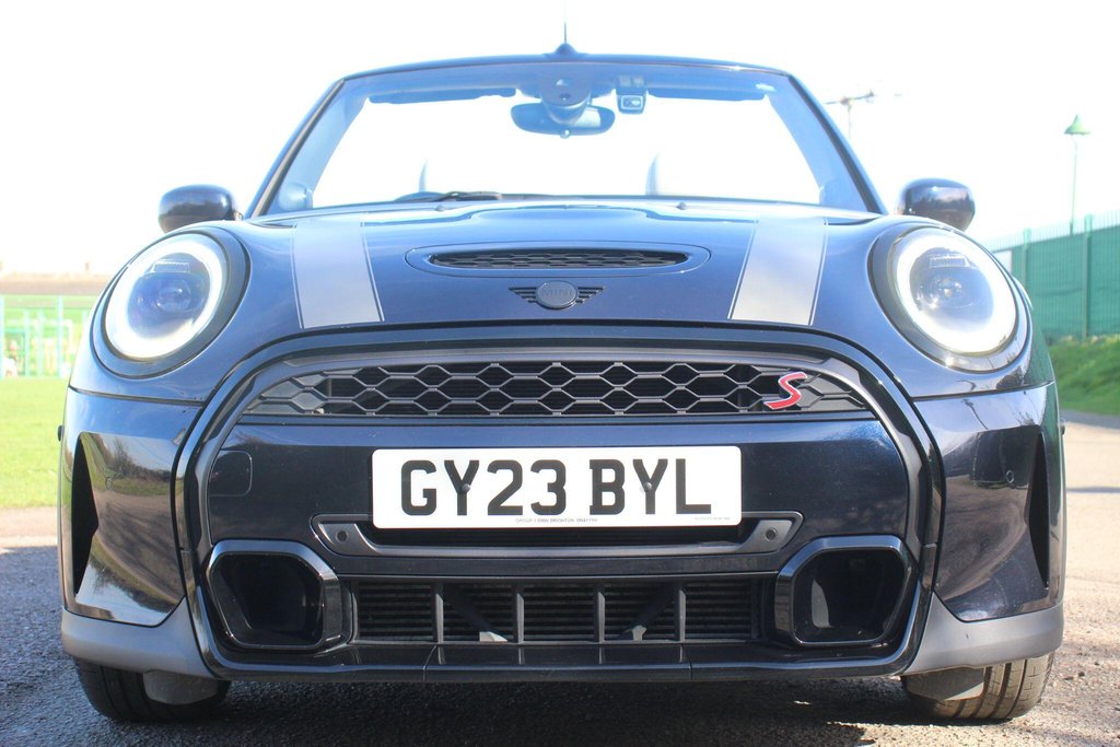 Used MINI Convertible 2023 for sale - 78161947: Photo 2