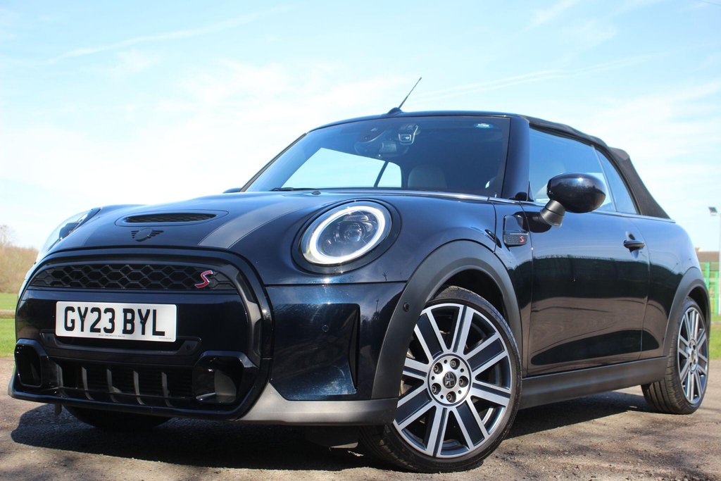 Used MINI Convertible 2023 for sale - 78161947: Photo 3