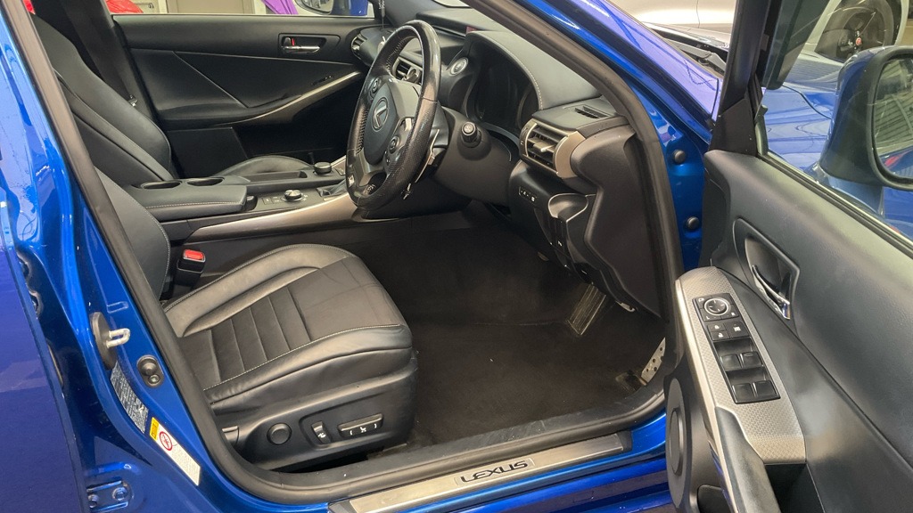 Used Lexus IS 2016 for sale - 77998780: Photo 11