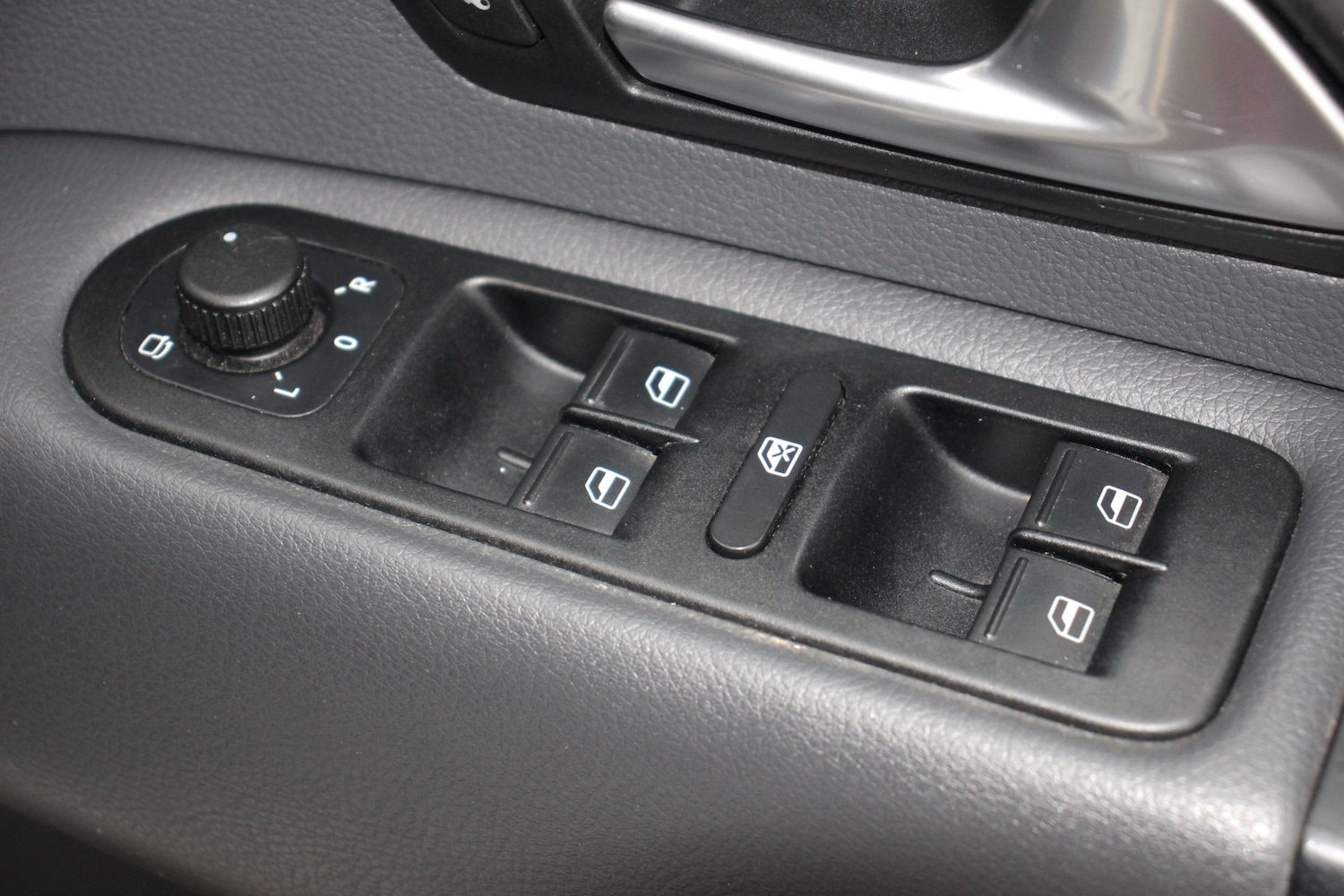 Used Volkswagen Amarok 2016 for sale - 76640126: Photo 42