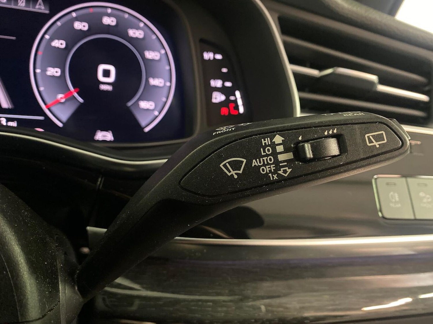 Used Audi Q7 2019 for sale - 77033441: Photo 30