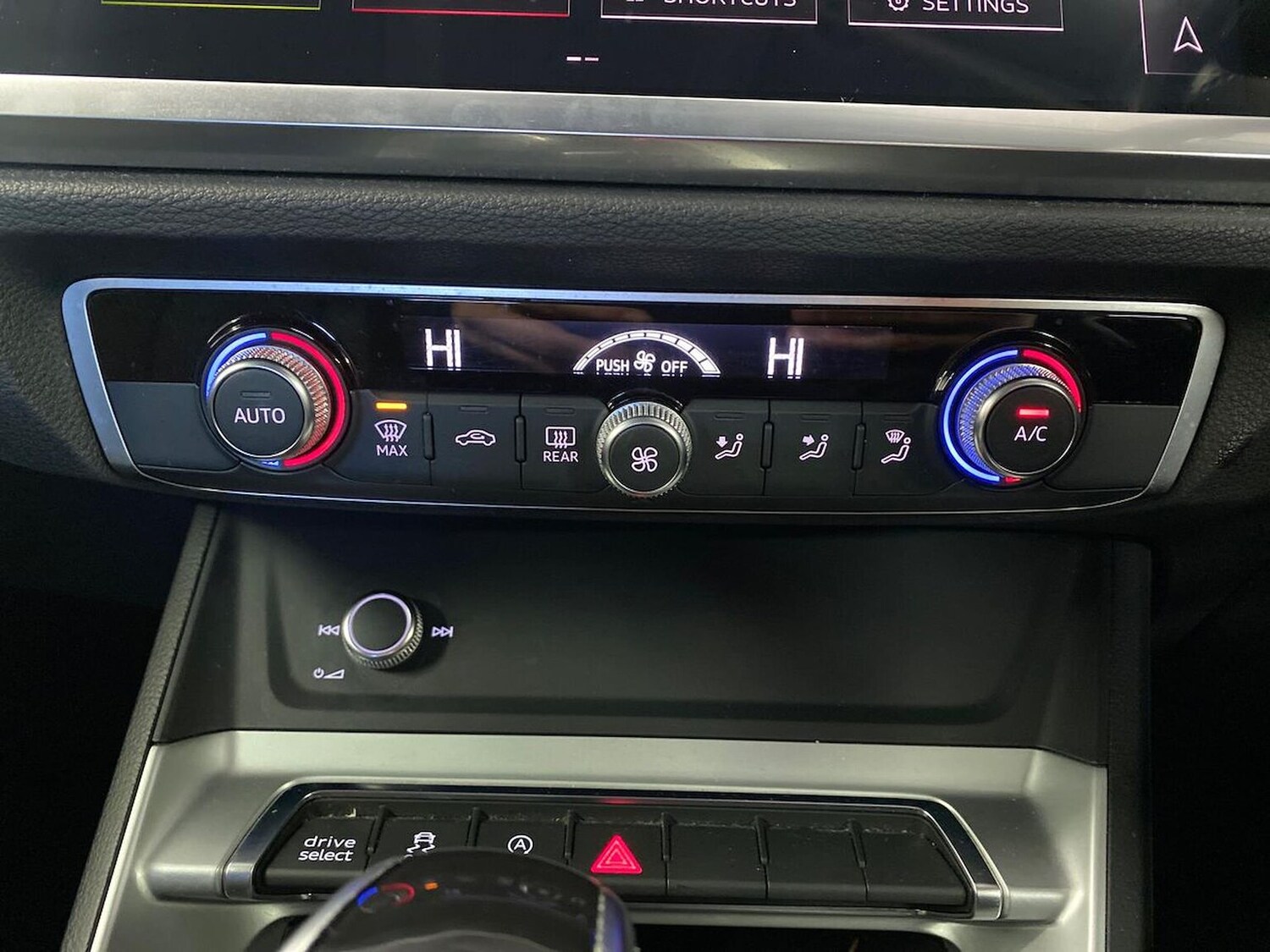 Used Audi Q3 2019 for sale - 76864051: Photo 12