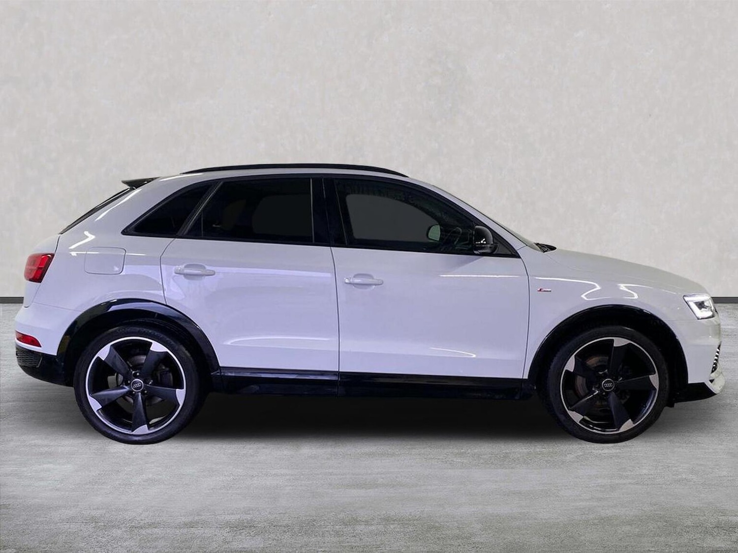 Used Audi Q3 2017 for sale - 76149596: Photo 3