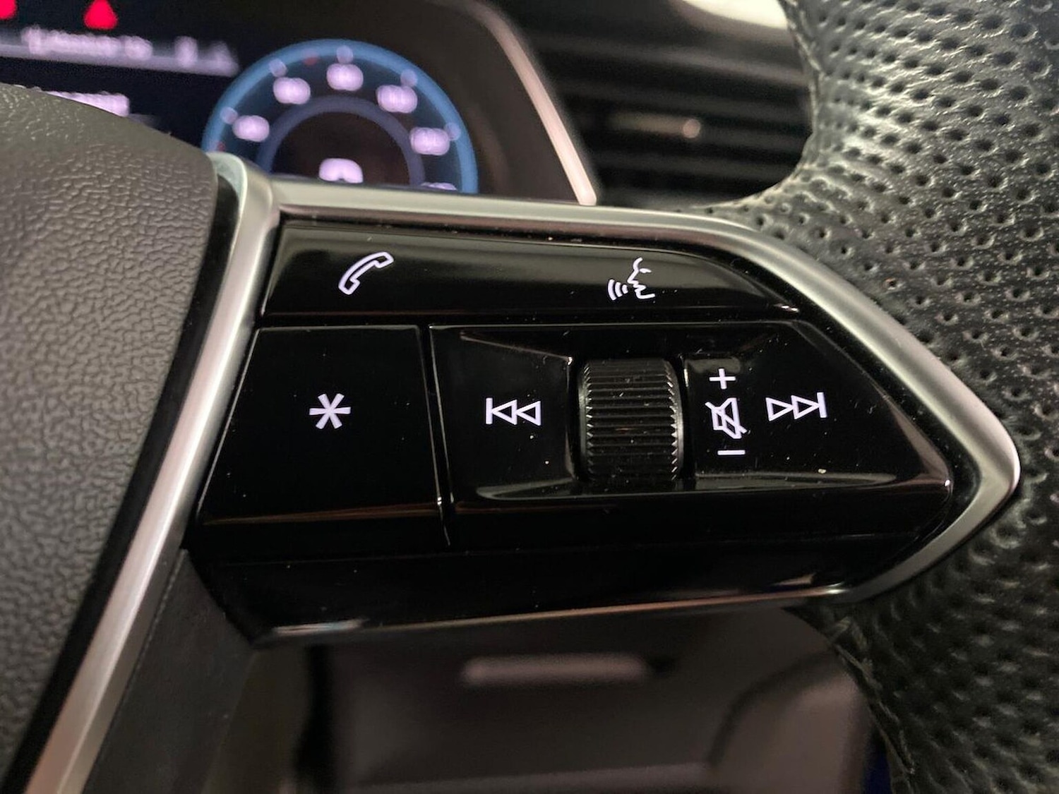 Used Audi Q8 2023 for sale - 77991816: Photo 26