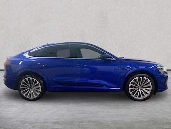 Used Audi Q8 2023 for sale - 77991816: Photo