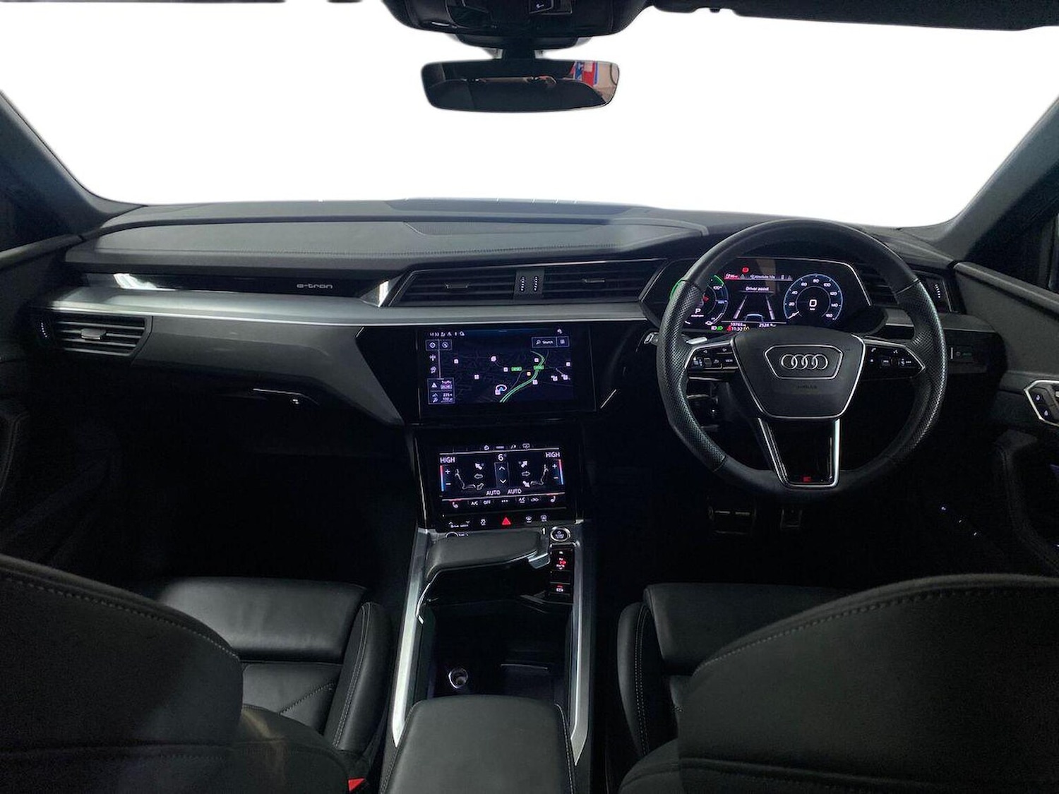 Used Audi Q8 2023 for sale - 77991816: Photo 8