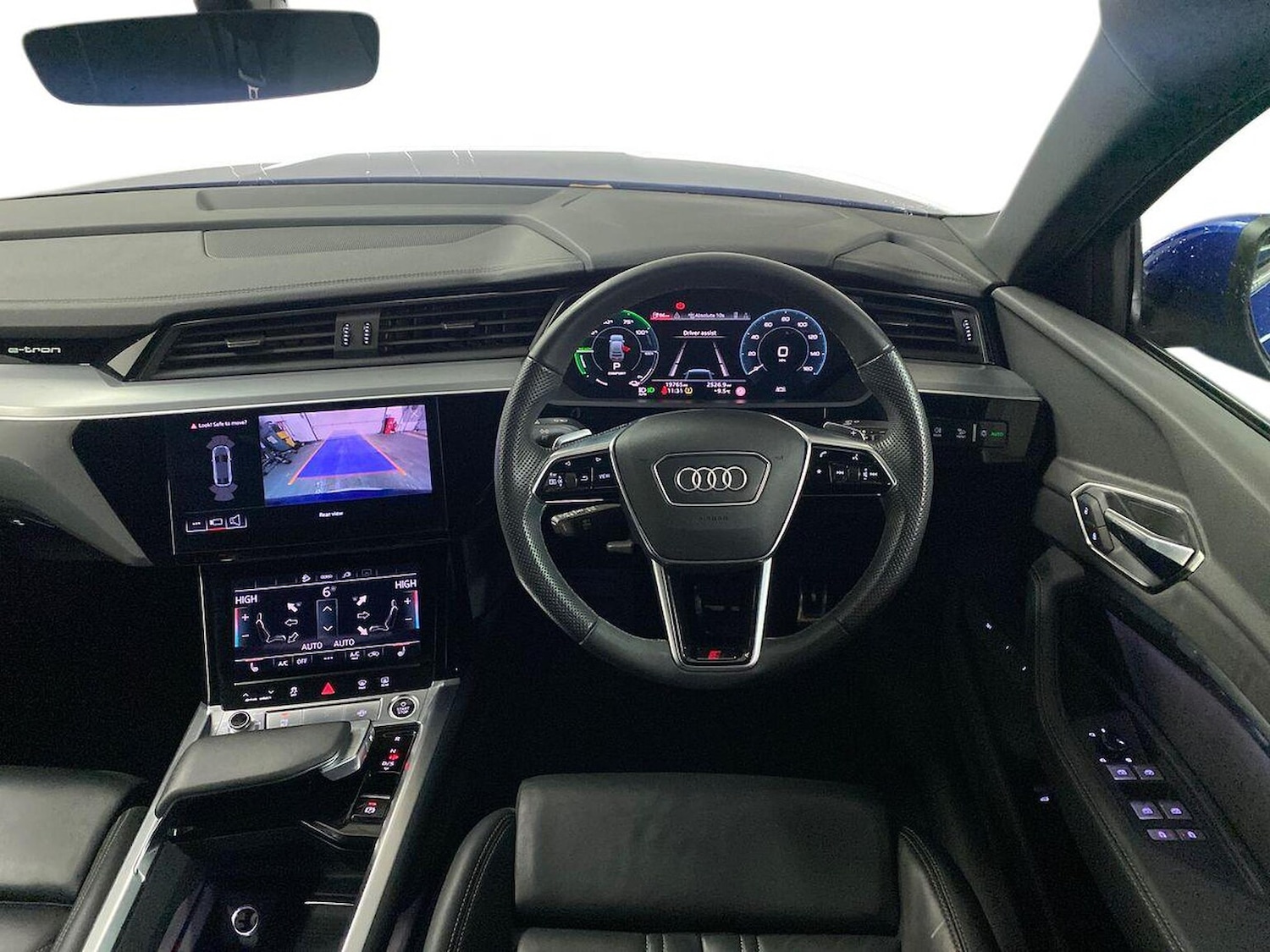 Used Audi Q8 2023 for sale - 77991816: Photo 9