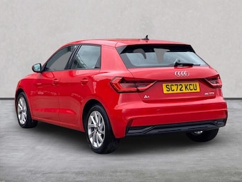 Used Mercedes-Benz A-Class 2015 for sale - 79125930: Photo