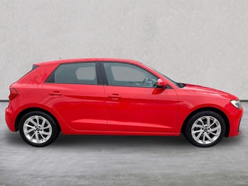 Used Mercedes-Benz A-Class 2015 for sale - 79125930: Photo
