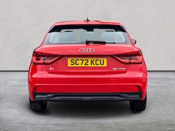 Used Mercedes-Benz A-Class 2015 for sale - 79125930: Photo
