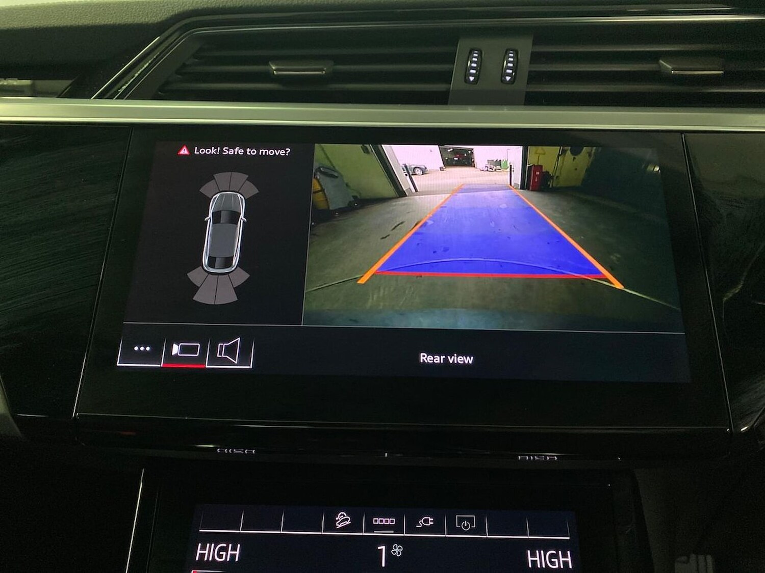 Used Audi Q8 2023 for sale - 78144502: Photo 25