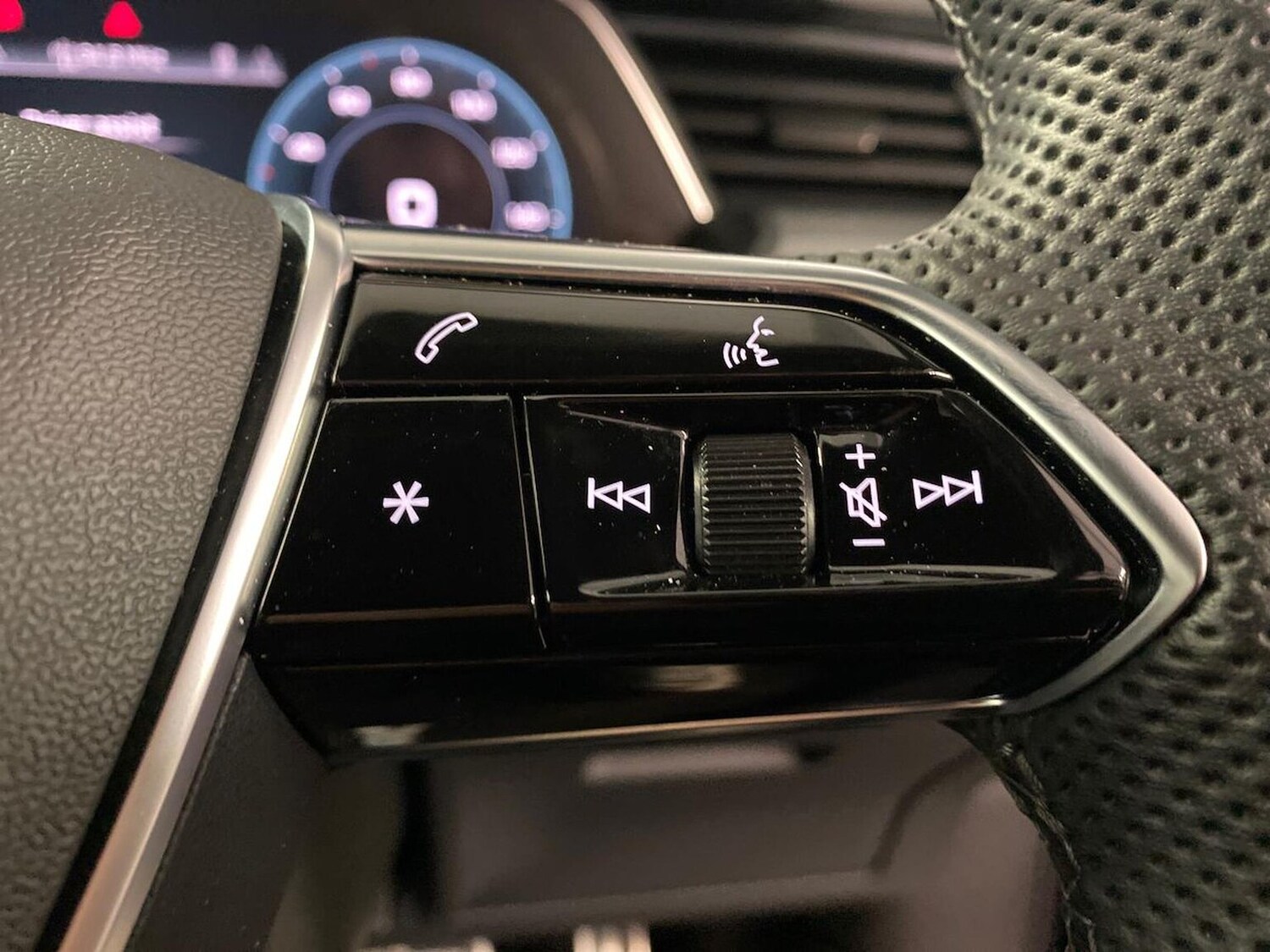 Used Audi Q8 2023 for sale - 78144502: Photo 28