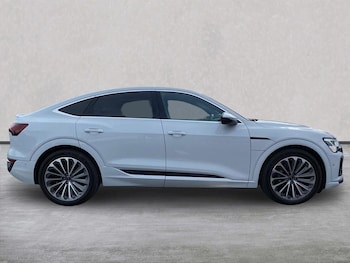 Used Audi Q8 2023 for sale - 79393014: Photo