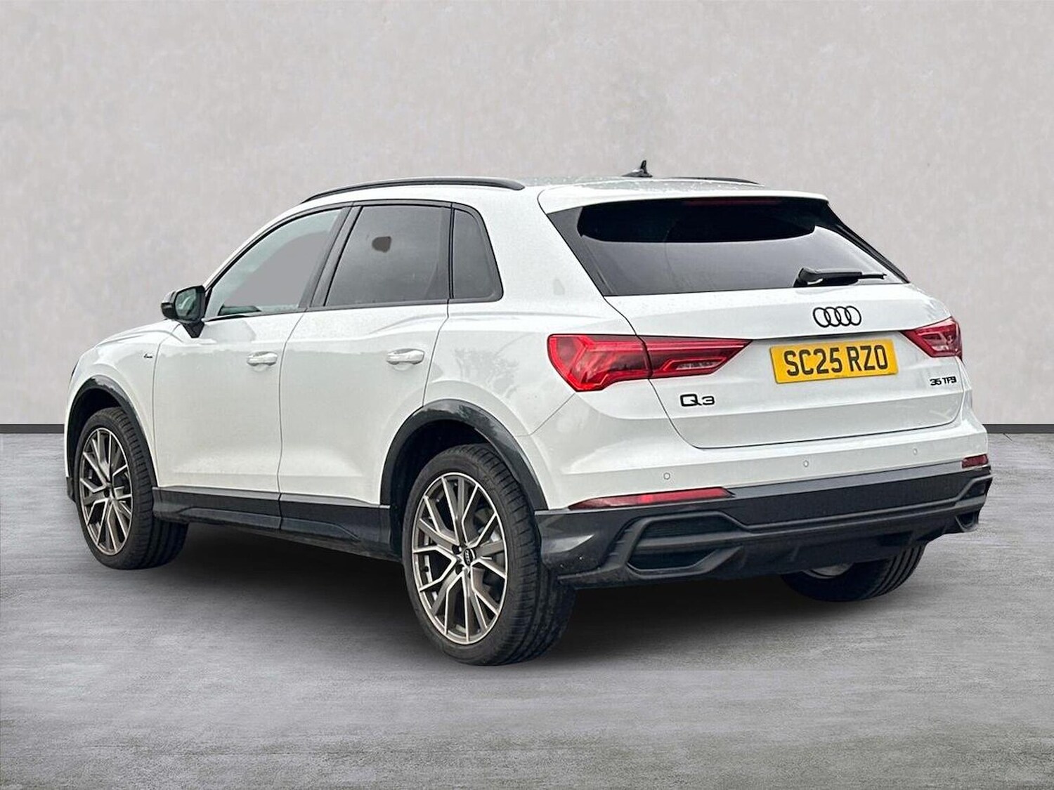 Used Audi Q3 2025 for sale - 76187039: Photo 2