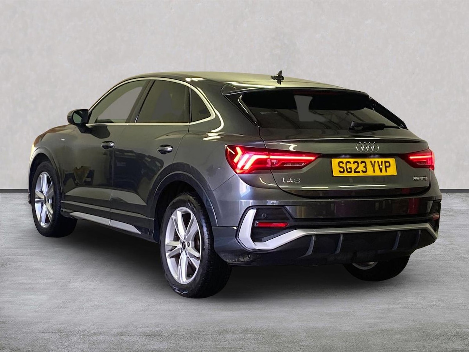 Used Audi Q3 2023 for sale - 78193109: Photo 2