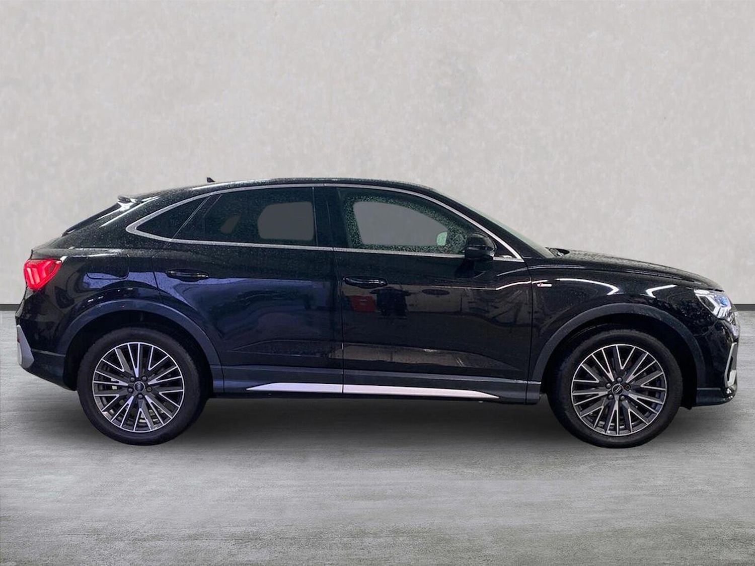 Used Audi Q3 2022 for sale - 76541831: Photo 3