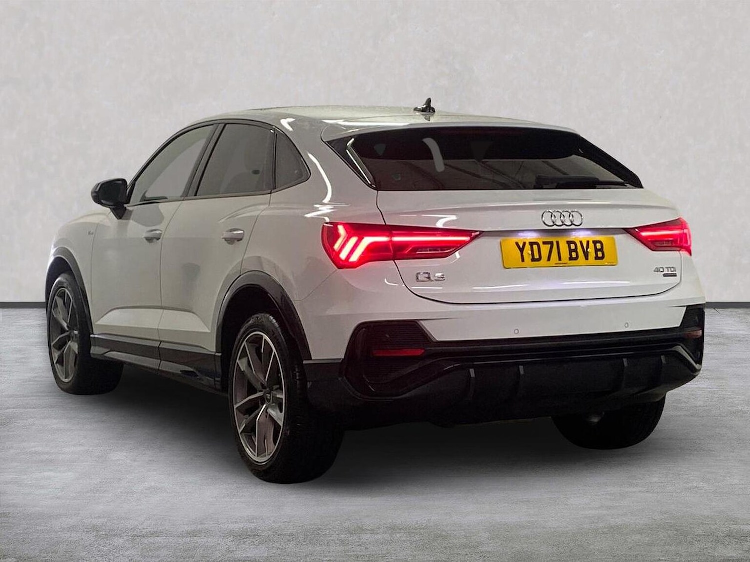 Used Audi Q3 2021 for sale - 77802100: Photo 2