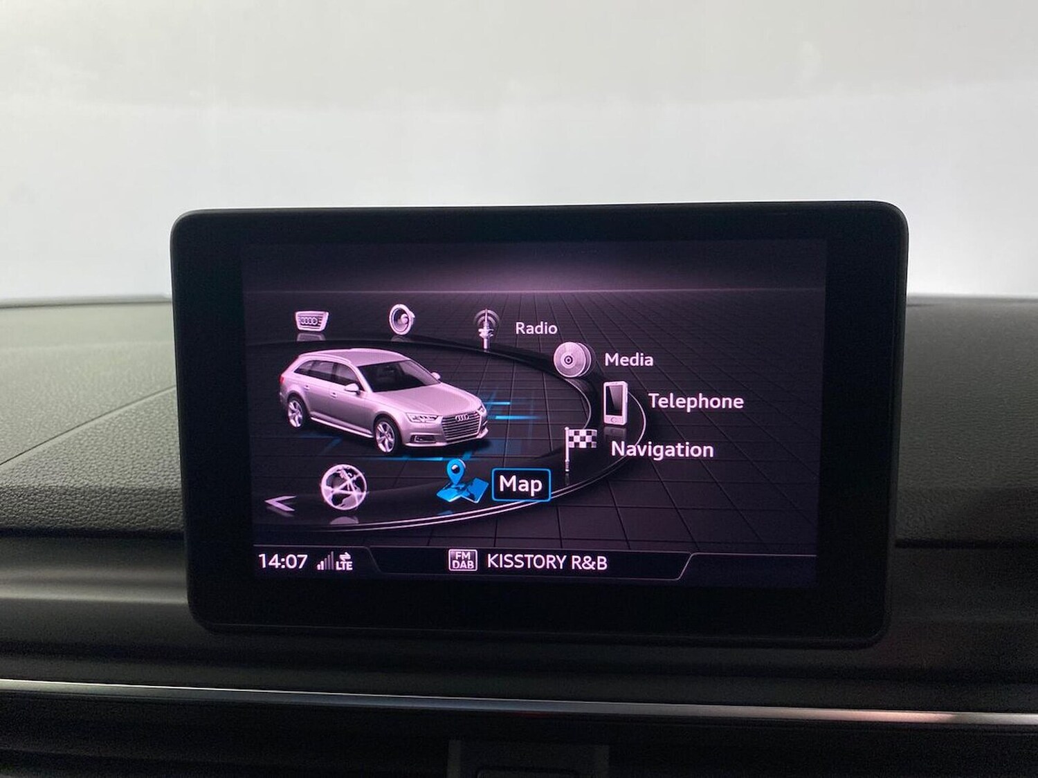 Used Audi A4 2019 for sale - 76536610: Photo 11