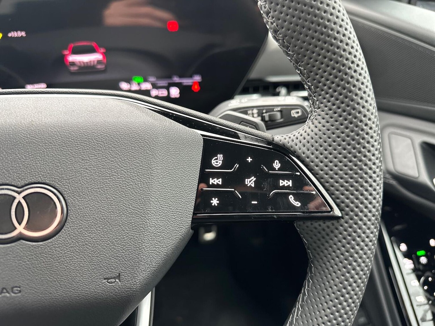 Used Audi Q6 e-tron 2025 for sale - 76450552: Photo 27