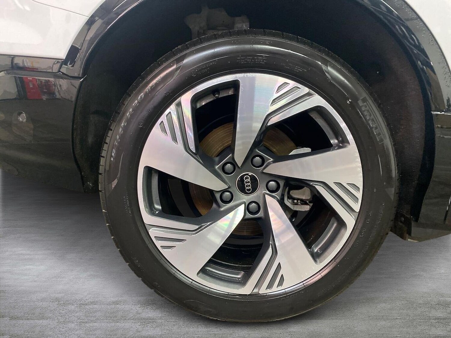 Used Audi Q6 e-tron 2024 for sale - 77676332: Photo 6