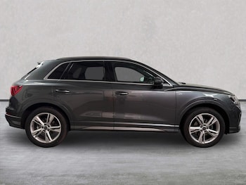 Used Audi Q3 2023 for sale - 77715366: Photo