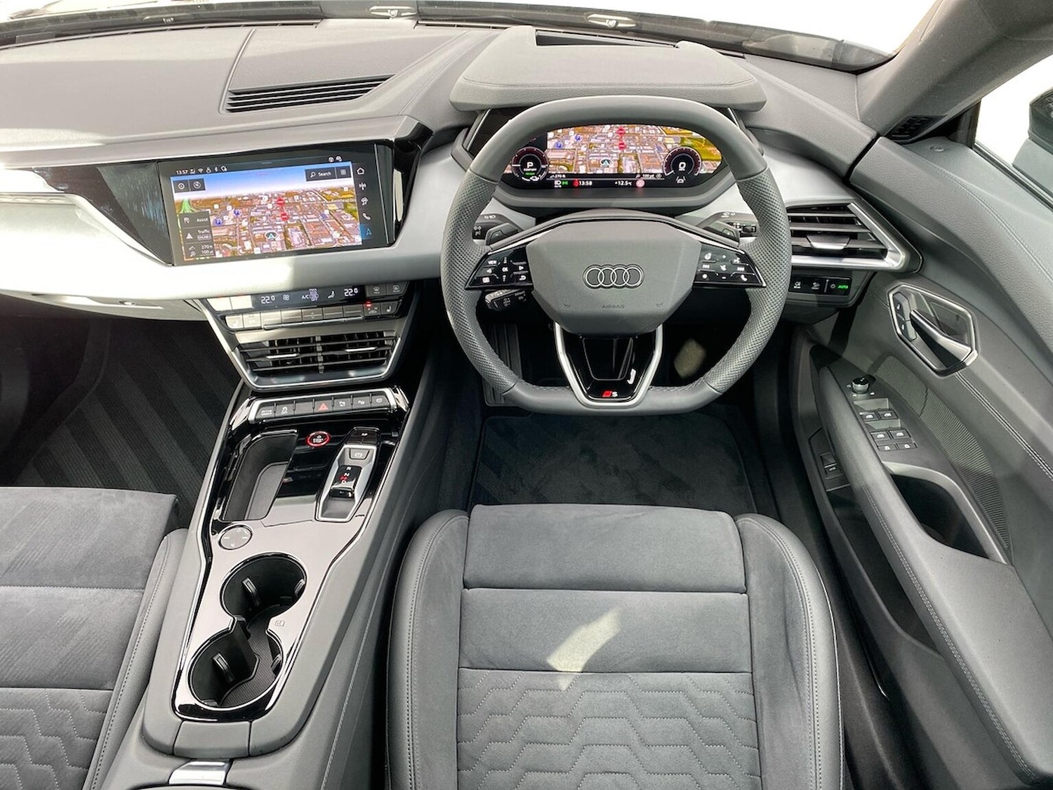 Used Audi e-tron GT 2024 for sale - 76426726: Photo 9