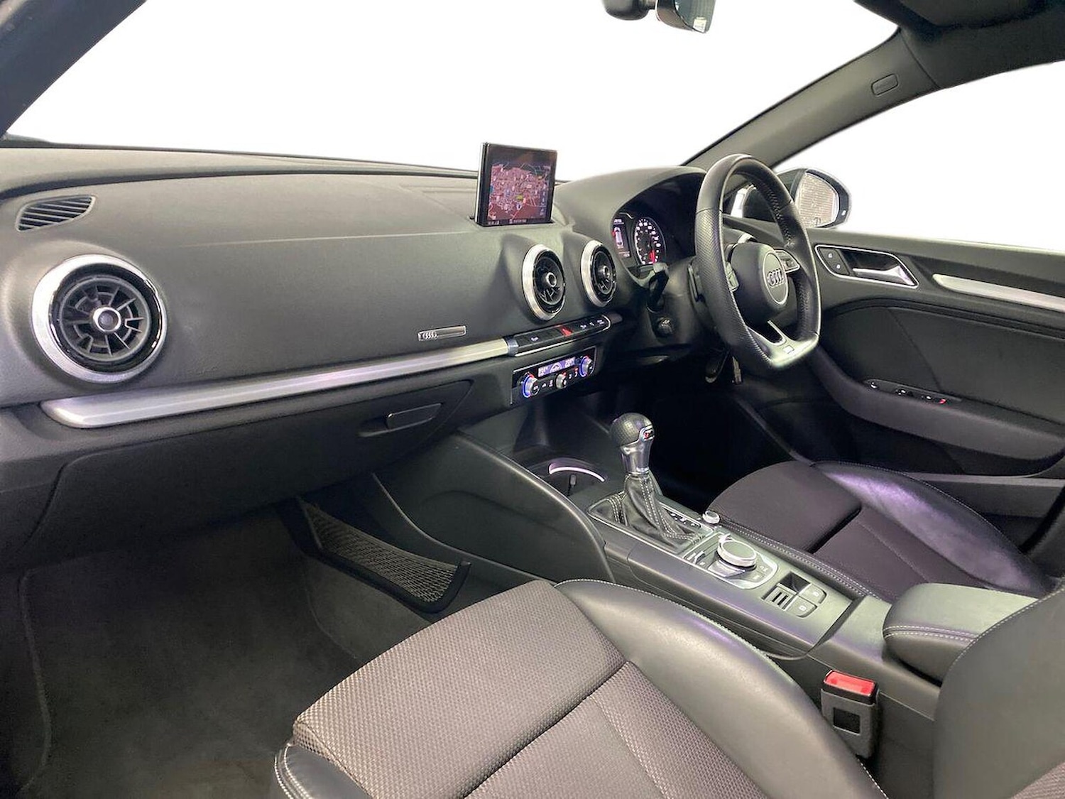 Used Audi A3 2018 for sale - 76329999: Photo 7
