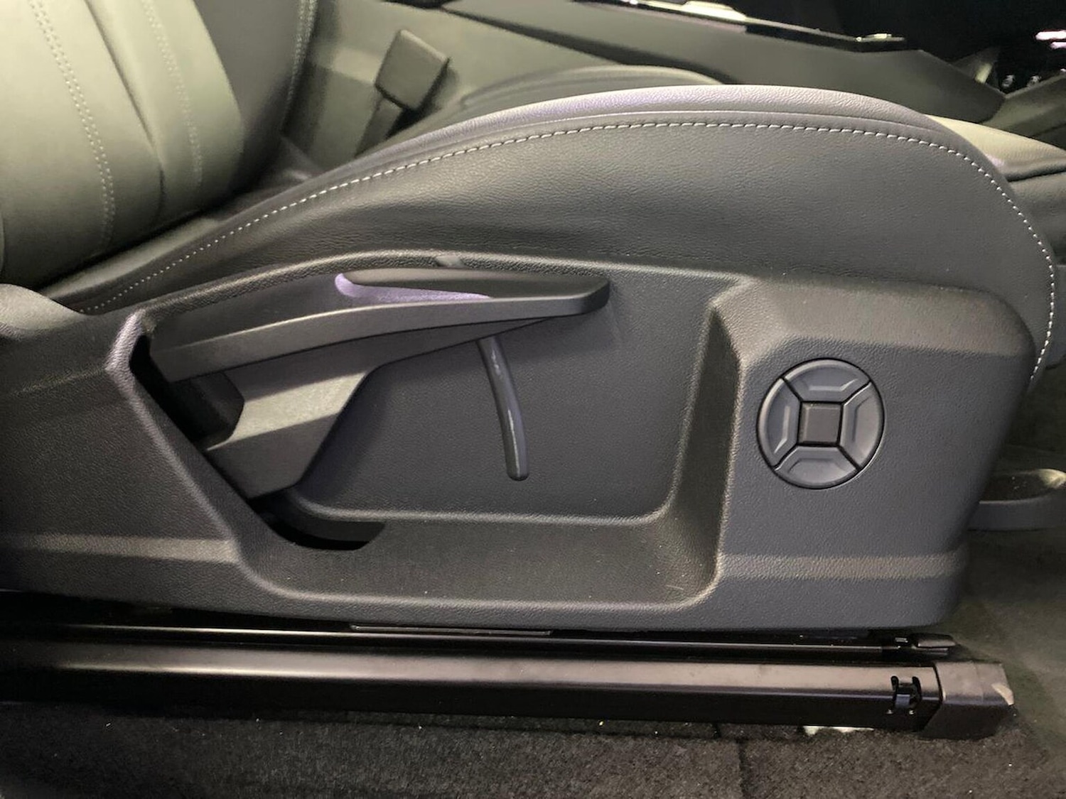 Used Audi Q6 e-tron 2025 for sale - 76159496: Photo 30