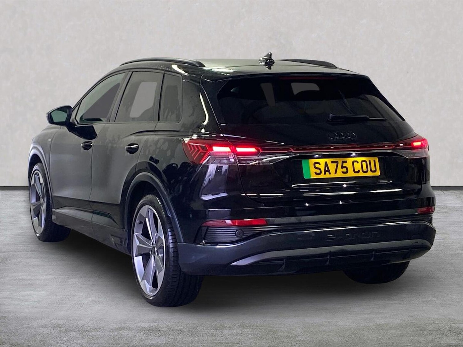 Used Audi Q4 e-tron 2025 for sale - 76471026: Photo 2