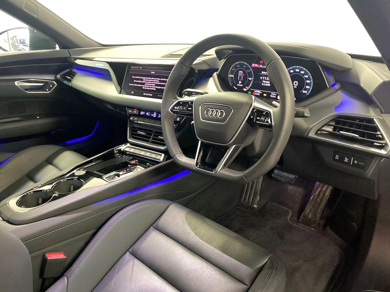 Used Audi e-tron GT 2023 for sale - 77650284: Photo 15