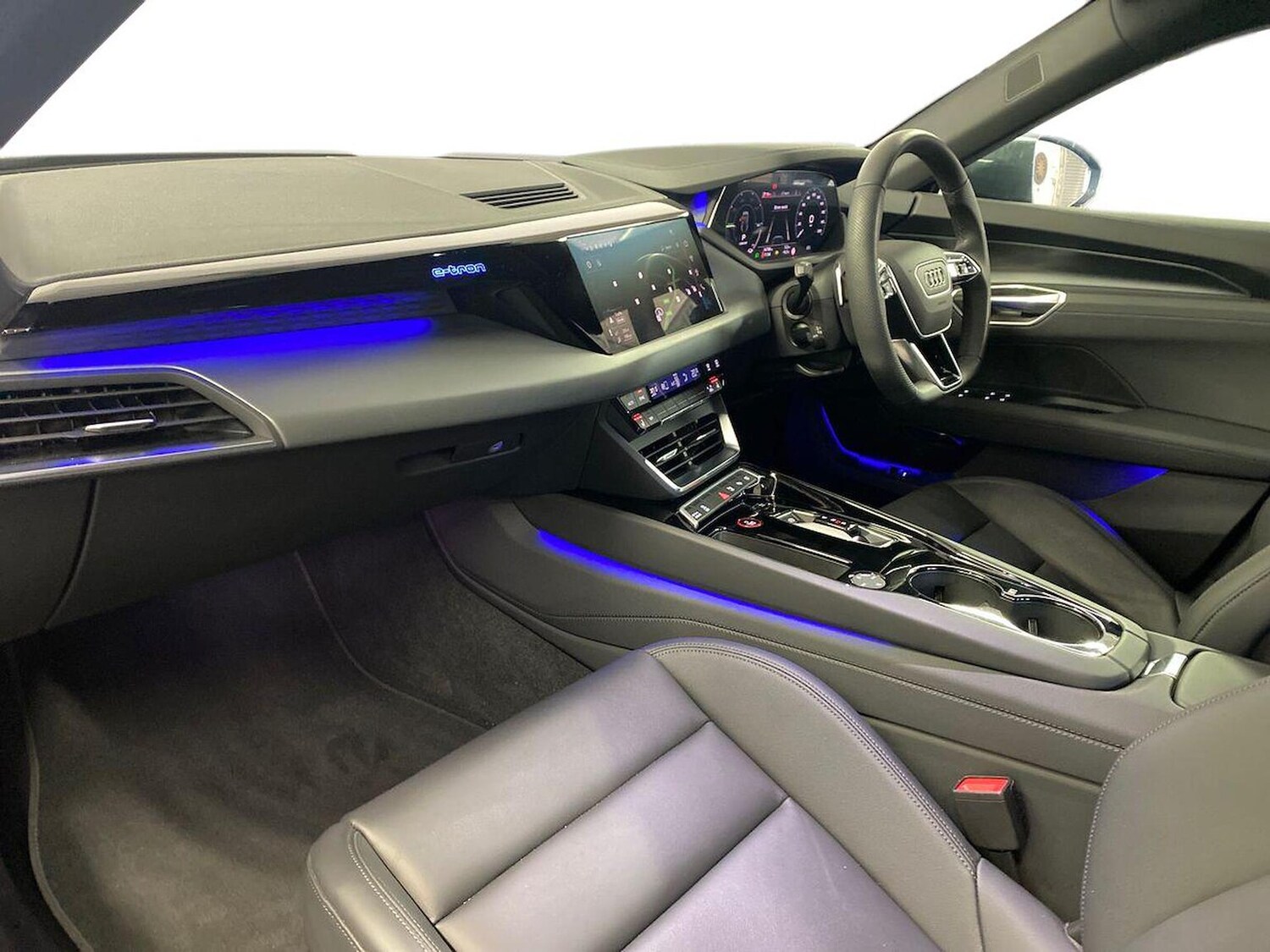 Used Audi e-tron GT 2023 for sale - 77650284: Photo 7