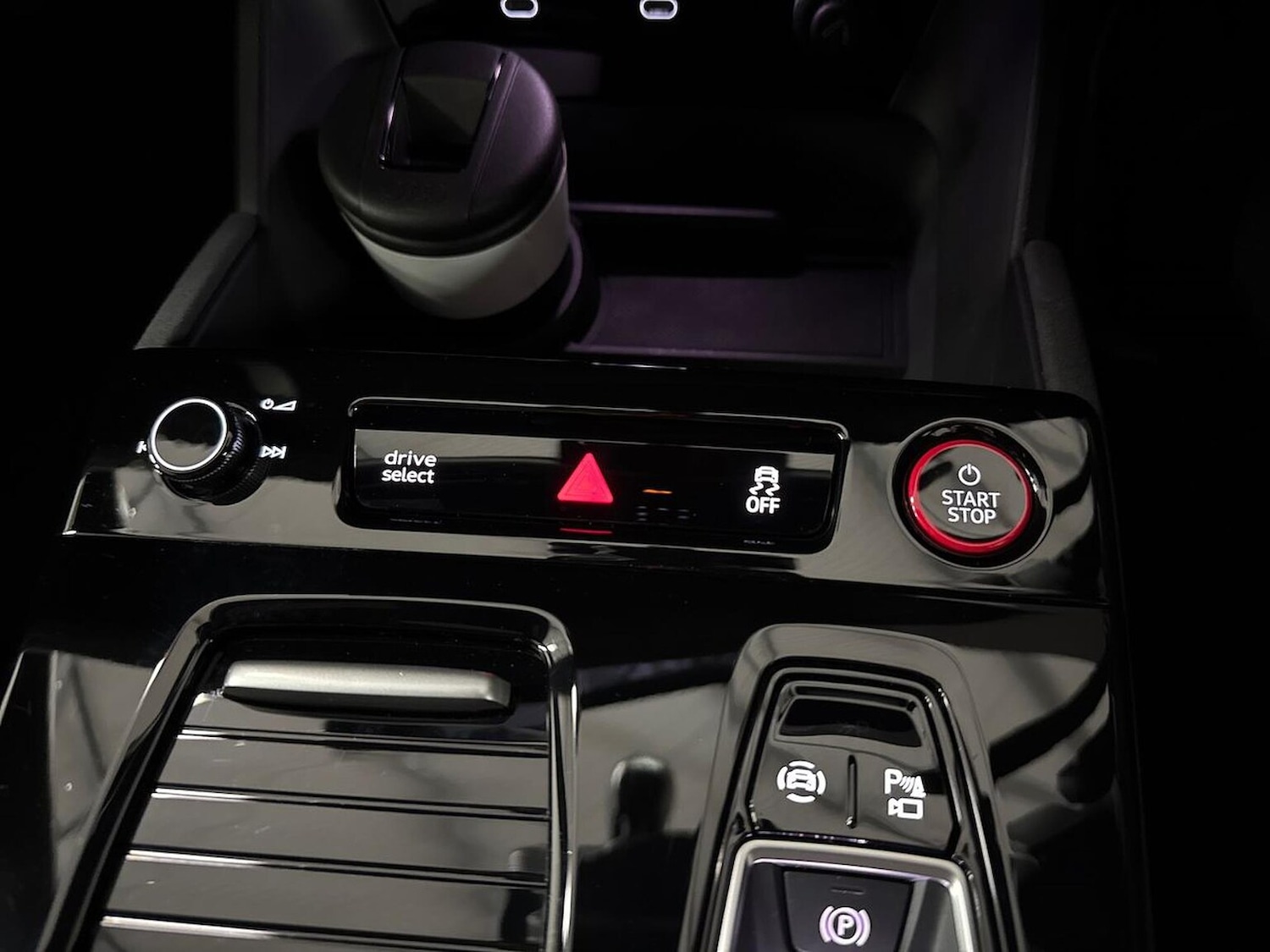 Used Audi Q6 e-tron 2025 for sale - 76198416: Photo 22