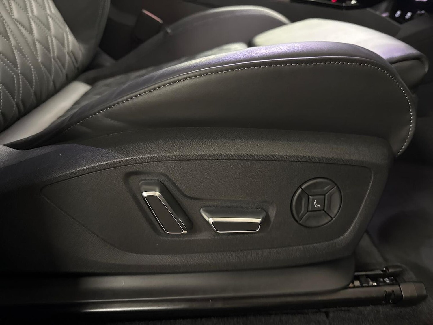 Used Audi Q6 e-tron 2025 for sale - 76198416: Photo 30